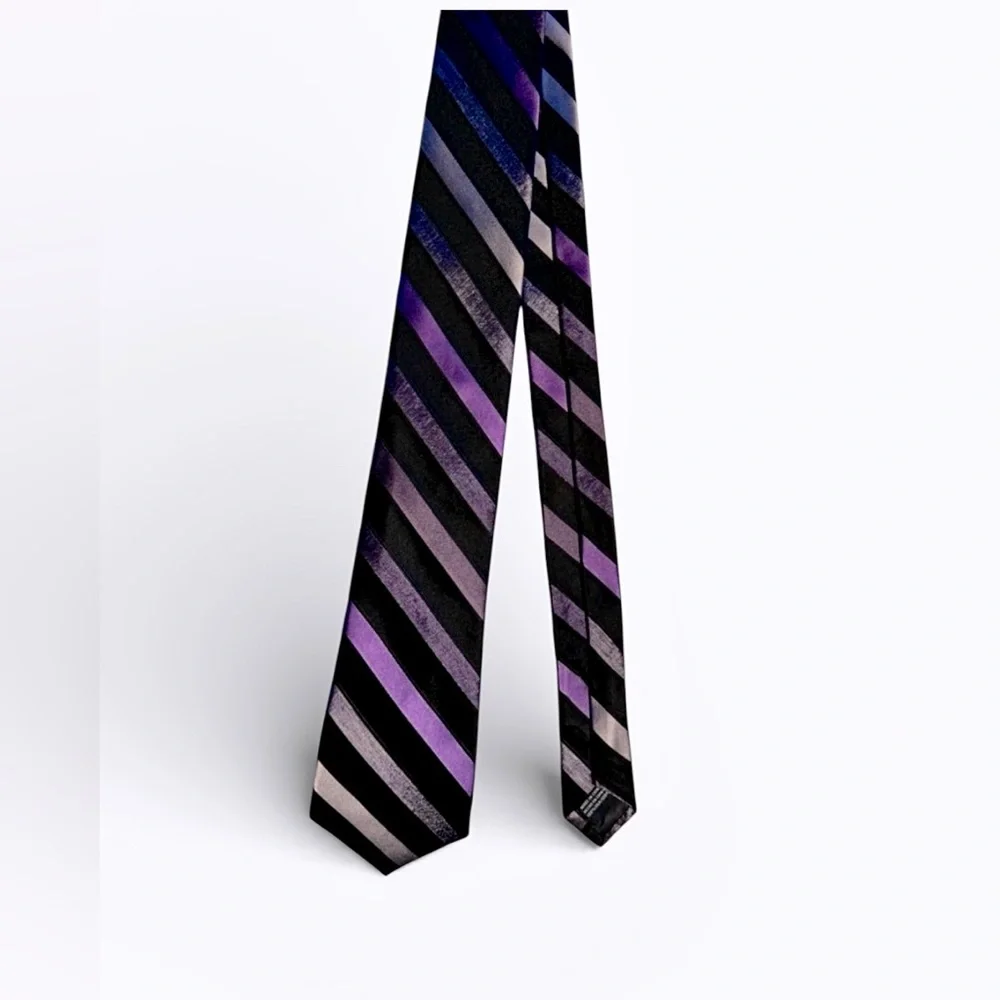 Claiborne Men's Silk Necktie Purple Lavender Black Striped 60
